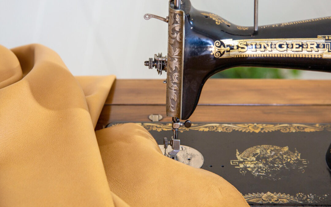 La storia della pelle nell’arredo: dalle corti rinascimentali al design contemporaneo