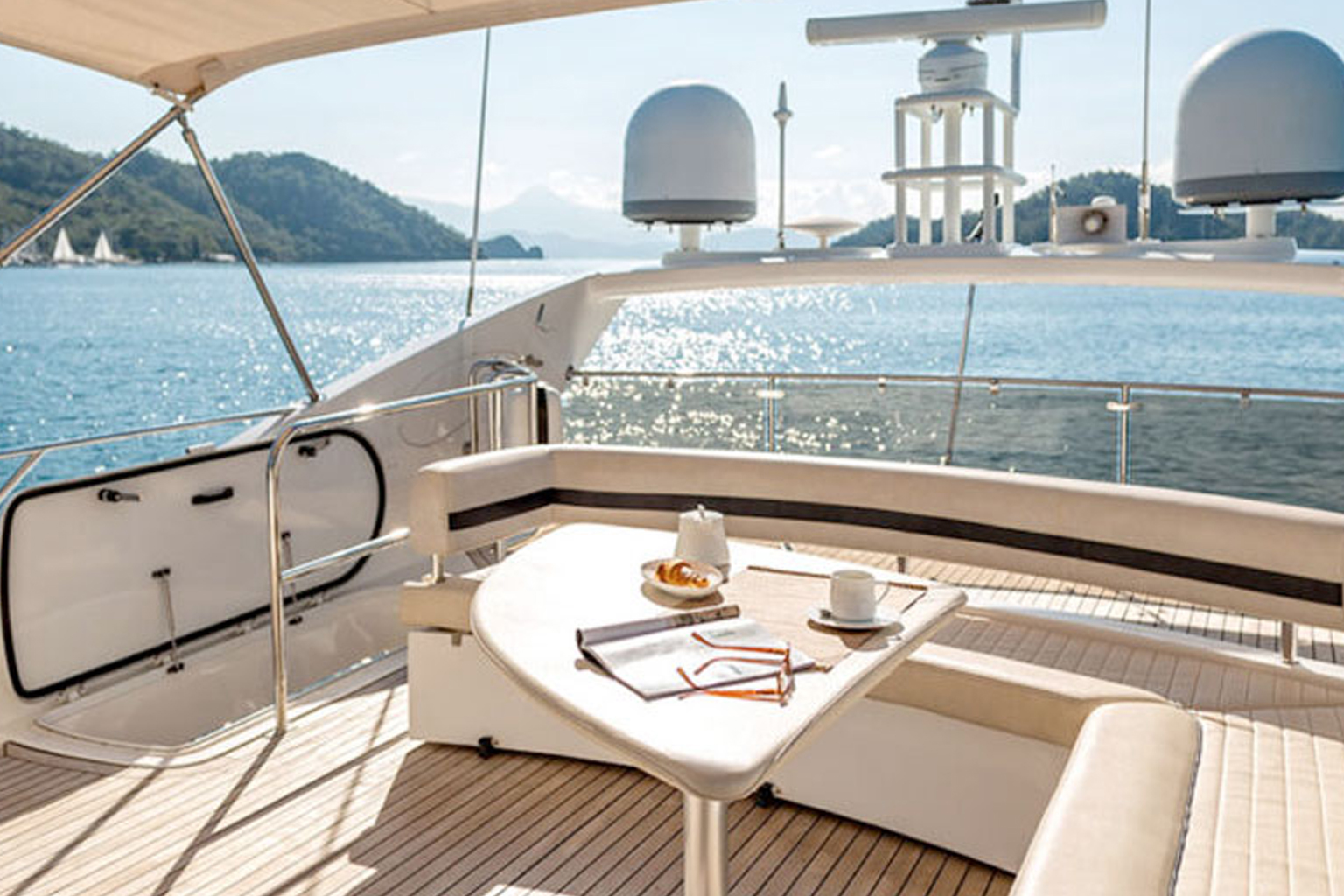 Cosa deve sopportare la pelle su uno yacht?